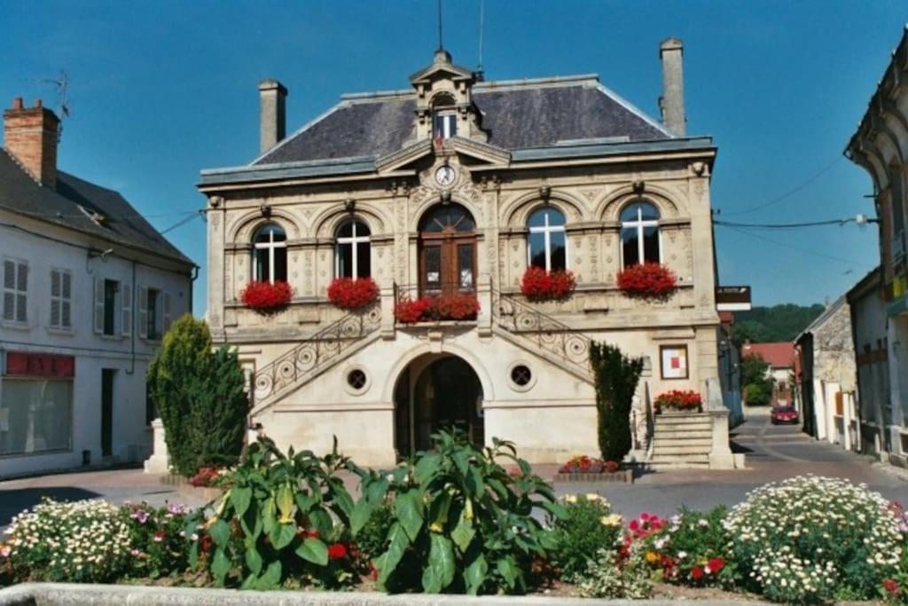 Apartamento Au Coeur De Bruyeres Exterior foto
